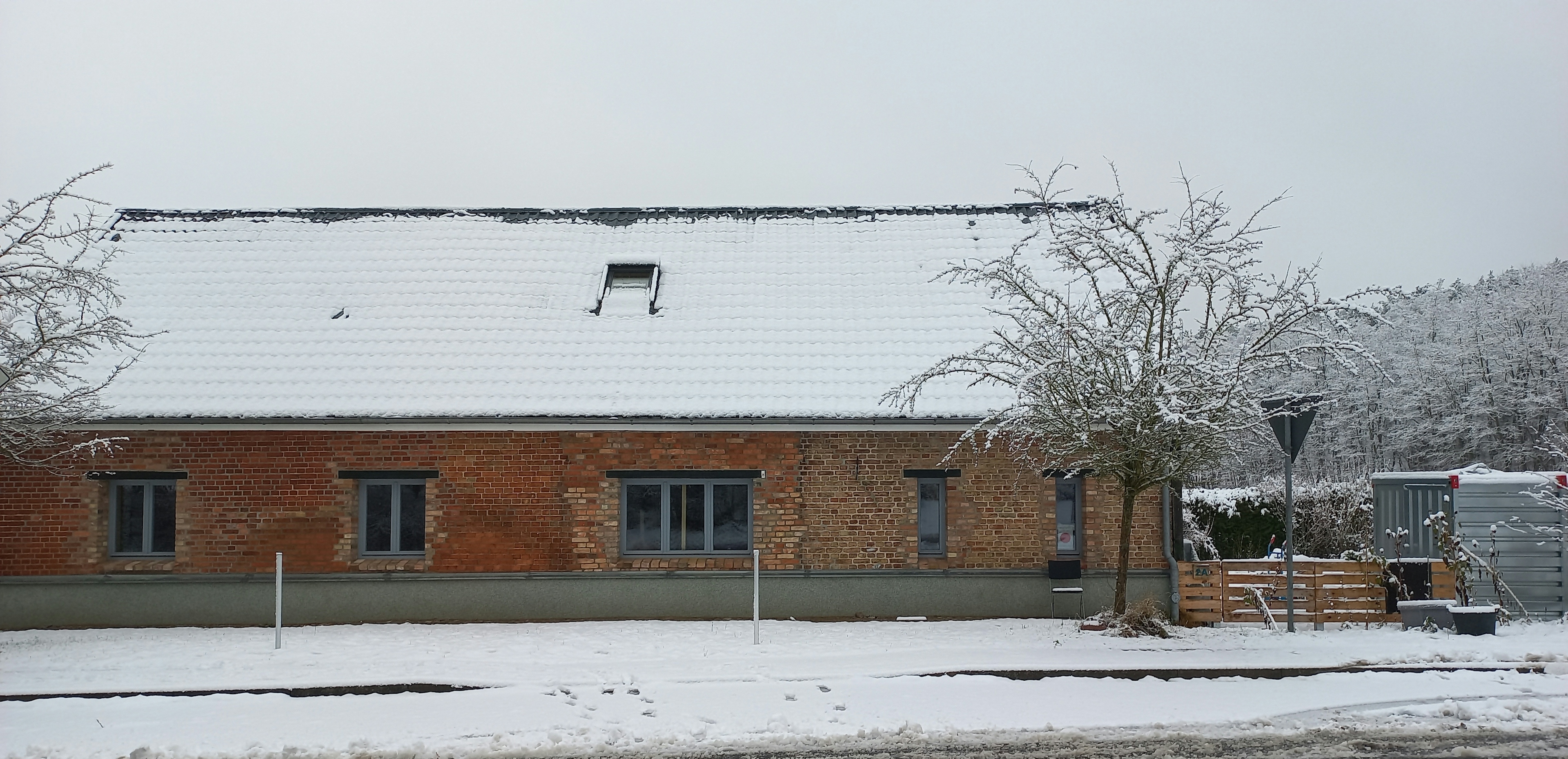 Havel Alm Kratzeburg | Ansicht von der Strasse im Winter